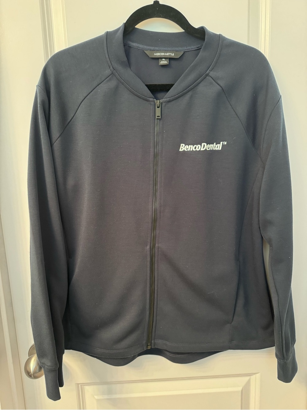 Women’s NWOT Benco Dental Branded Mercer + Mettle Navy Zip-Up Jacket Sz XL